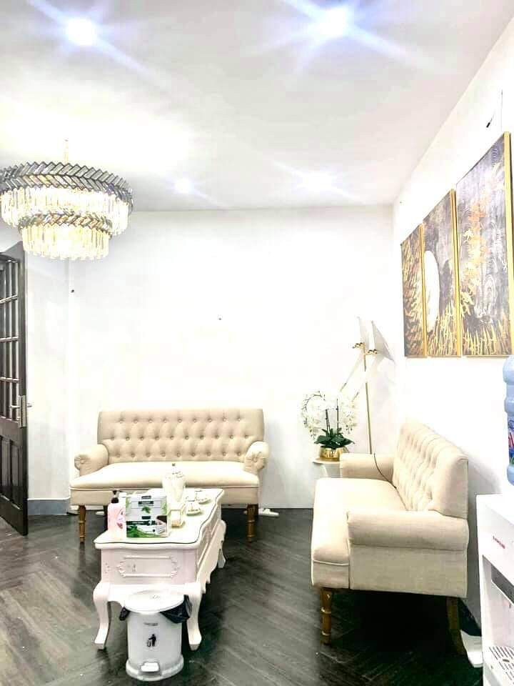 Trung tâm Đống Đa Yên Lãng vỉa hè, kinh doanh sầm uất dt 45m2 x 5 tầng, mt 10m chỉ 9.7 tỷ