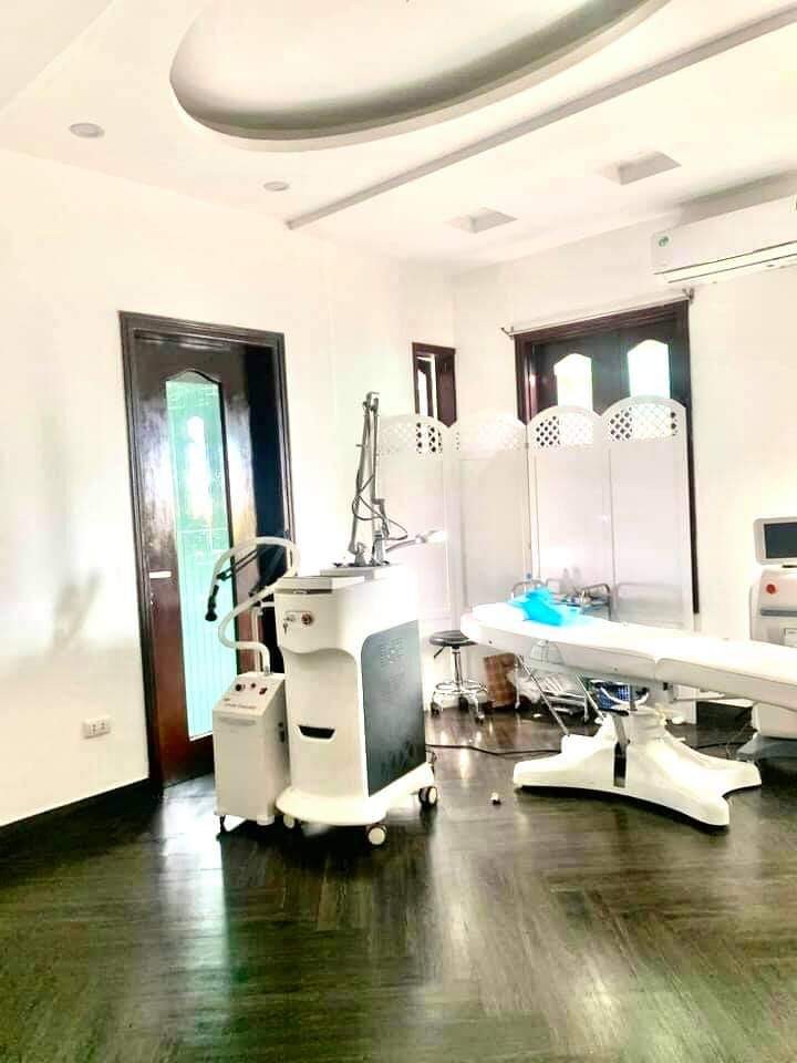 Trung tâm Đống Đa Yên Lãng vỉa hè, kinh doanh sầm uất dt 45m2 x 5 tầng, mt 10m chỉ 9.7 tỷ