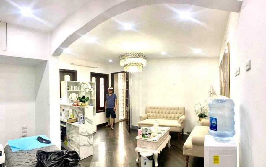Trung tâm Đống Đa Yên Lãng vỉa hè, kinh doanh sầm uất dt 45m2 x 5 tầng, mt 10m chỉ 9.7 tỷ