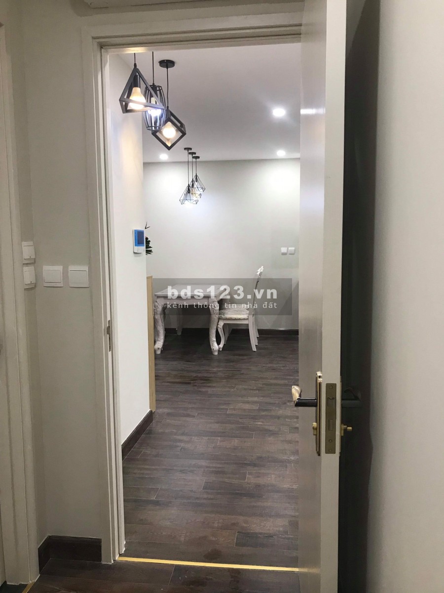 Cho thuê chung cư Gold Season 47 Nguyễn Tuân 70m2 2PN 2WC full nội thất cao cấp. L/H: 0963146006