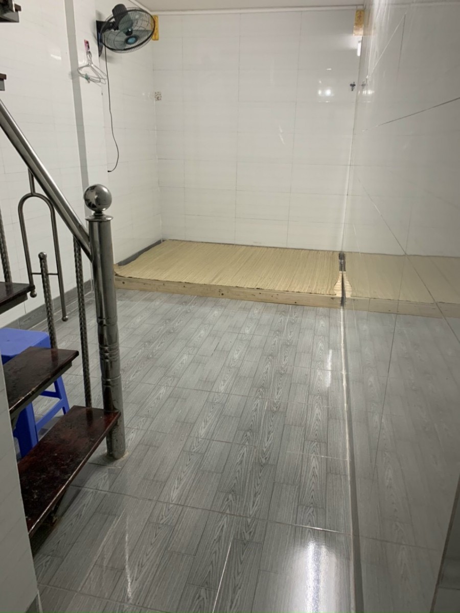 BÁN GẤP nhà Hai Bà Trưng siêu hott . 20m2 sổ đỏ cầm tay giá chỉ 1.1 tỷ.