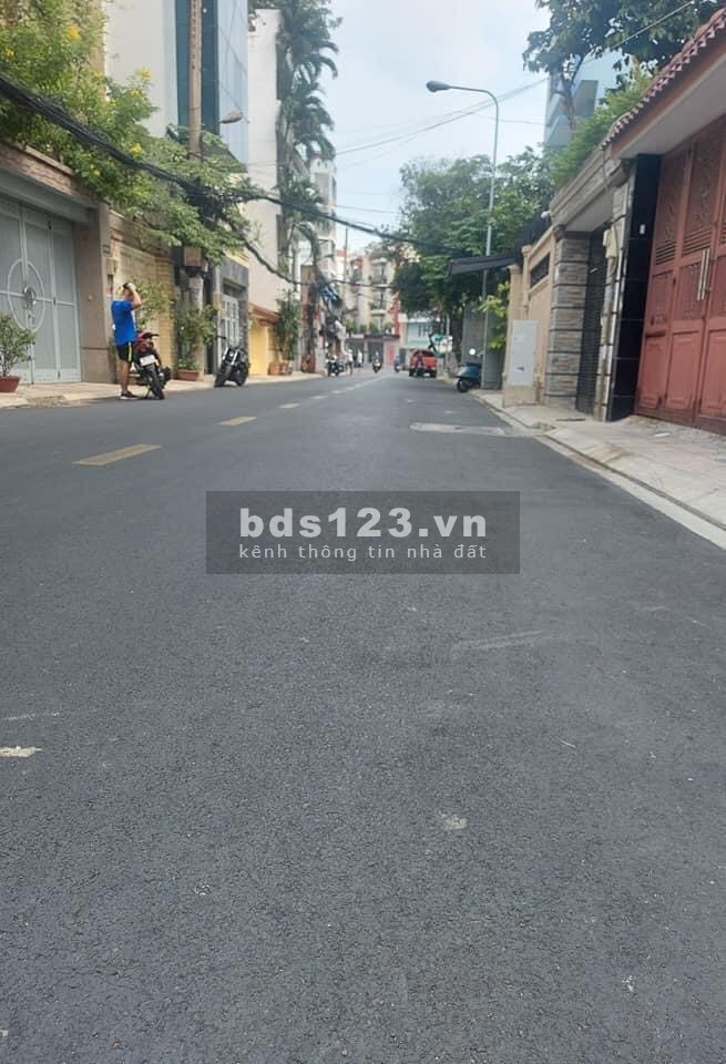 Bán nhà HXH Phan Văn Trị Gò Vấp, ngay TTTM Emart, nội thất Xịn, dt 103m2, giá 8.5 tỷ