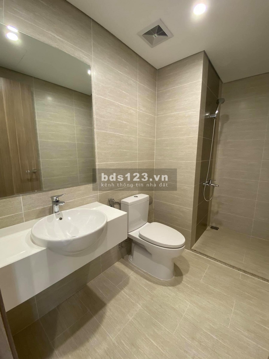Bán gấp căn chung cư 2 pn 2 wc view đẹp Vinhomes, giá bán 1.9 tỷ