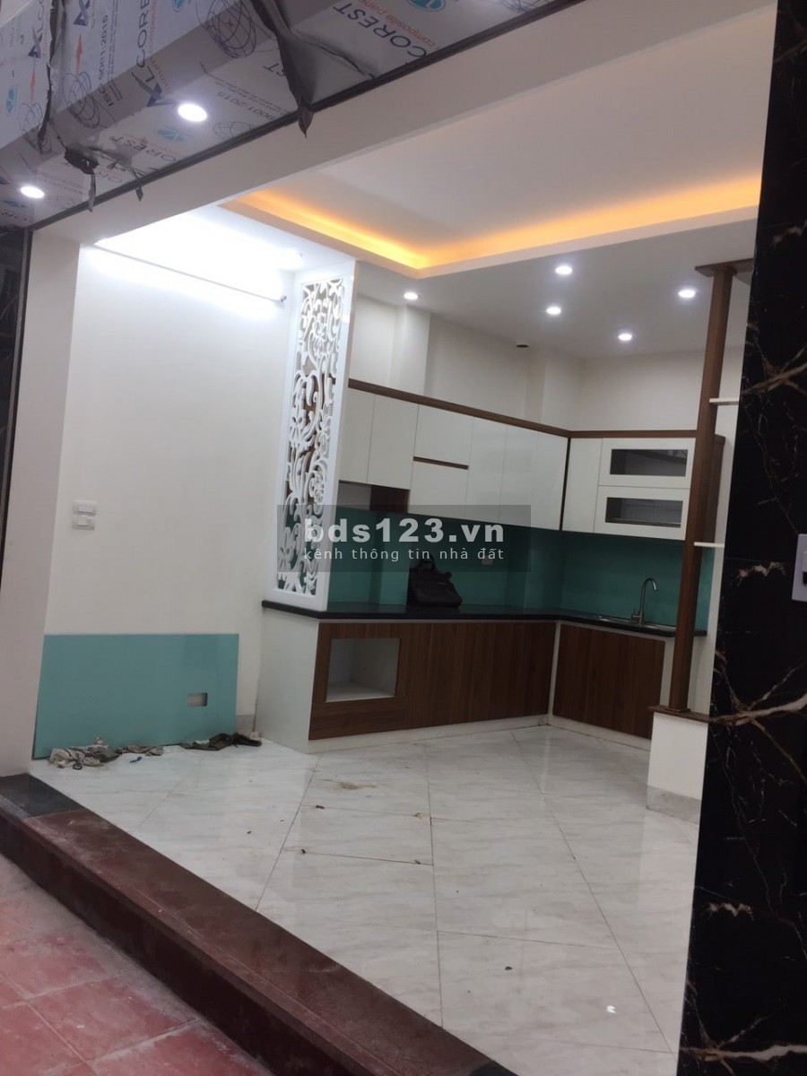 Bán gấp nhà mới Đại La, Hai Bà Trưng, 5 tầng mặt tiền 4.4m, chỉ nhỉnh 3 tỷ