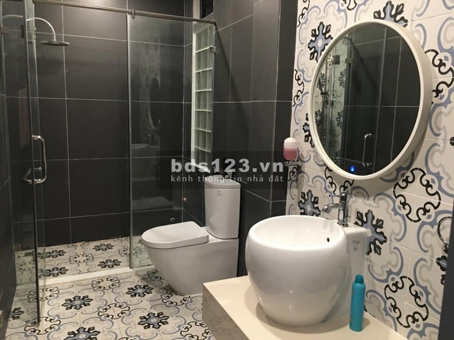 Bán nhà phố gần Trần Xuân Soạn, quận 7, dt 84,5m2, HXH, giá mùa dịch, lh 0989149953