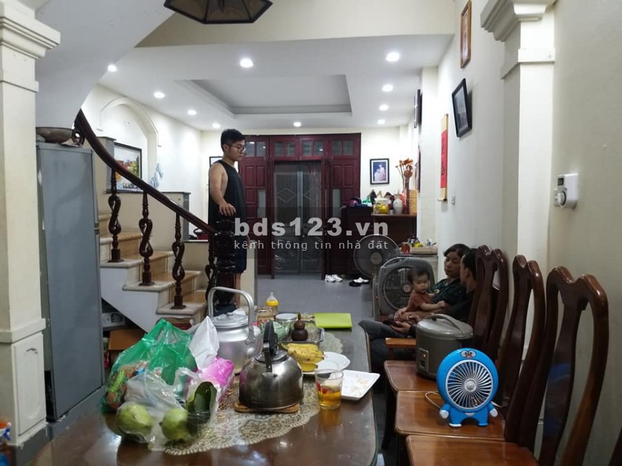 Nhà. đẹp phố Tôn Đức Thắng lô góc 38m, mt 4m, đúc 5 tầng, 5 phòng, giá 4 tỷ