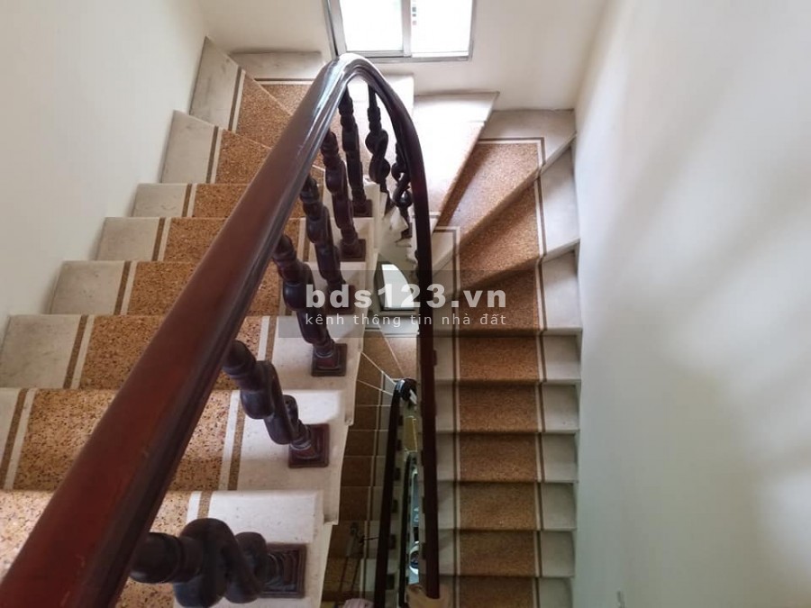 Nhà. đẹp phố Tôn Đức Thắng lô góc 38m, mt 4m, đúc 5 tầng, 5 phòng, giá 4 tỷ