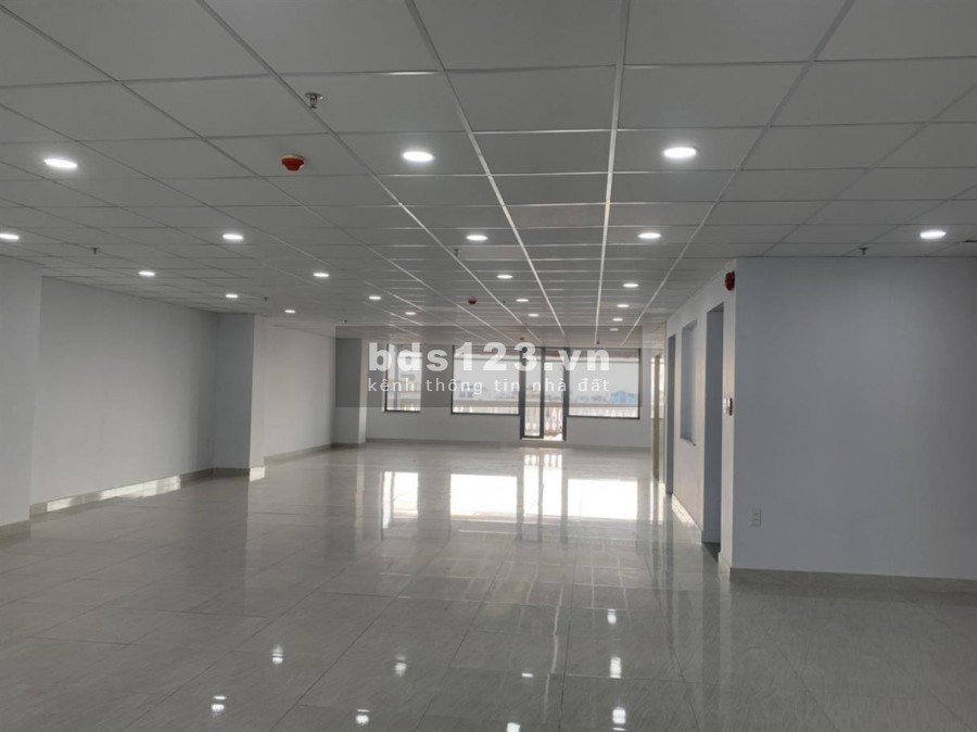 Cho thuê Tòa nhà văn phòng 2 mặt tiền 1200m2 Hầm 7 sàn trung tâm Quận 2