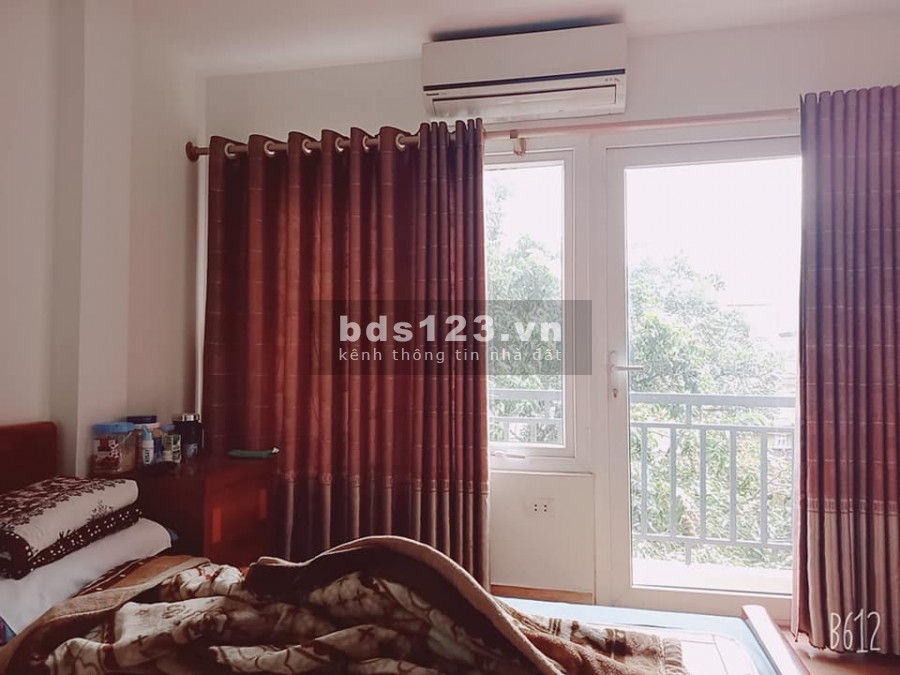Bán nhà Hàng Bông mặt tiền 3m5, giá bán 20 tỷ, đúc bê tông 5 tầng kiên cố