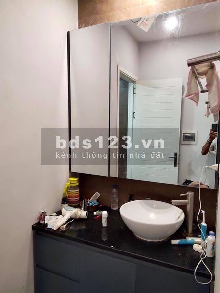 Bán nhà Trần Thái Tông, dt 40m2, lô góc full nội thất, giá bán 4.6 tỷ, lh 0961427470