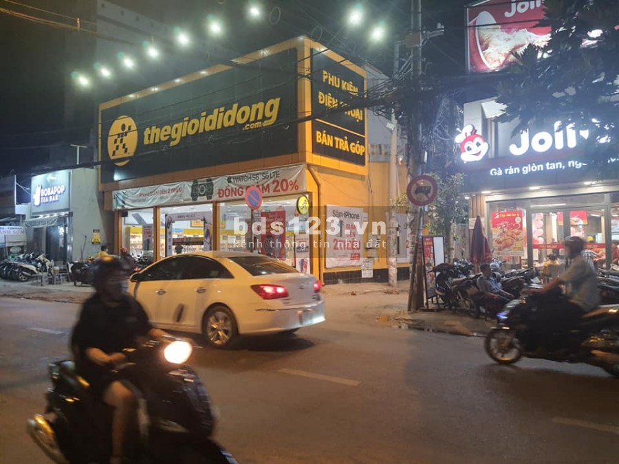 (Gò Vấp)Bán nhà mặt tiền, vị trí đẹp đường Lê Đức Thọ, dt 62m2, giá bán 10.3 tỷ.