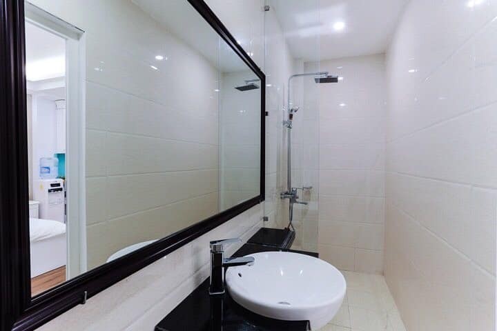 Bán Căn Hộ dịch vụ - Trung Kính, giá bán 22.5 tỷ, sổ đỏ đẹp sang tên ngay