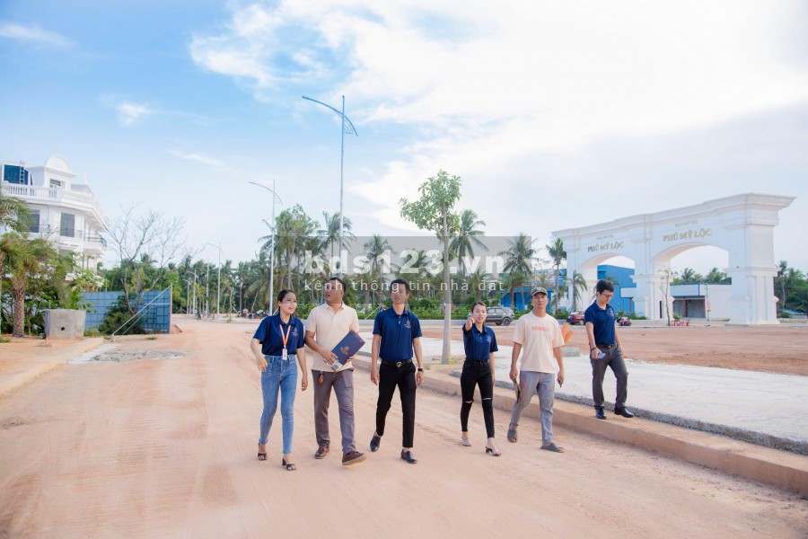 Chỉ từ 600 triệu đã có thể sở hữu một lô đất hai mặt tiền đường Quốc lộ 1A trung tâm cạnh sông kề biển Ngọc trai
