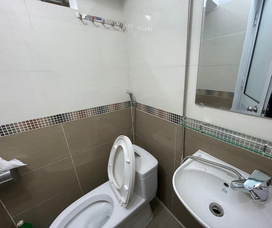 Bán nhà tập thể lô góc phố Thành Công, Ba Đình, dt 50m, giá 1.75 tỷ, ô tô đỗ, lh 0374071037