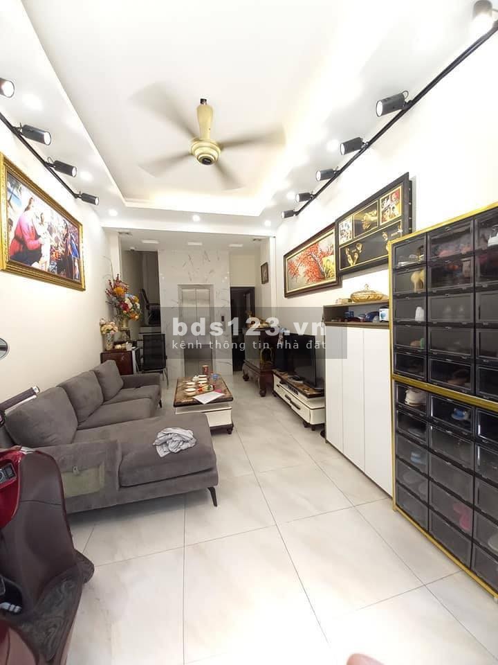 Nhà 6T thang máy, oto đỗ cửa, ngõ 66 Nguyễn Hoàng, full nội thất, dt 33m2 giá bán 6,1 tỷ LH 0392969999