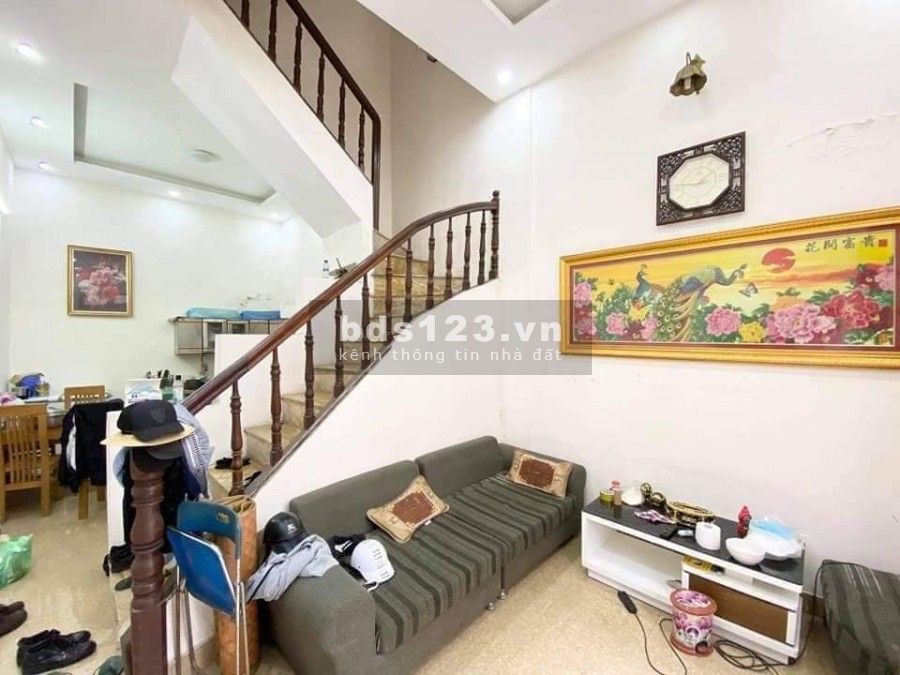 Bán nhà Hồng Mai, ngõ thông oto 7 chỗ qua cổng, sân rộng, 36m 4 tầng chỉ 3,5 tỷ