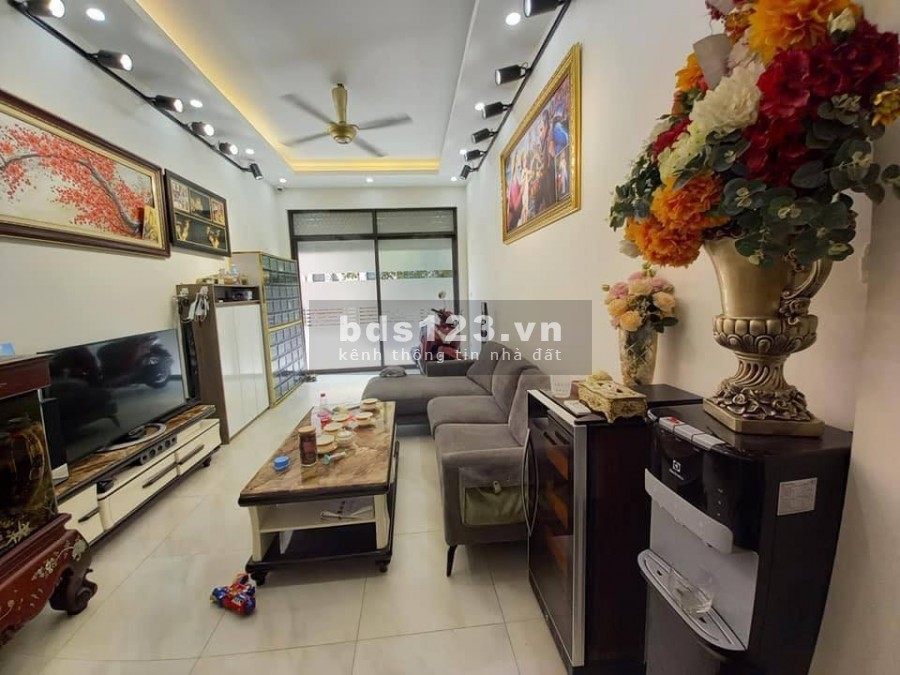 Nhà 6T thang máy, oto đỗ cửa, ngõ 66 Nguyễn Hoàng, full nội thất, dt 33m2 giá bán 6,1 tỷ LH 0392969999