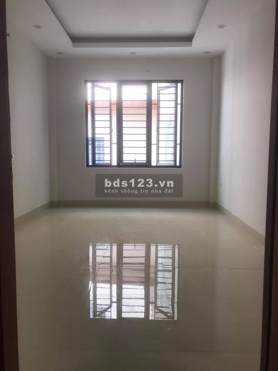 Bán nhà nguyên căn cực hiếm đẹp phố Ngô Gia Tự, 4 tầng giá nhỉnh 2 tỷ