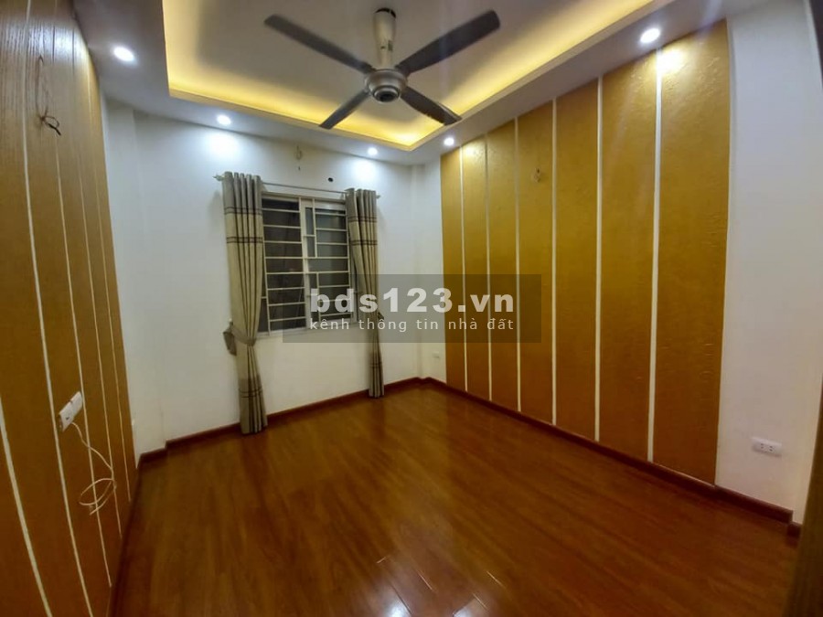 Bán nhà Cầu Giấy,Ngõ thông nhà lộc, 35m x 5 tầng giá chỉ 3.99 tỷ, thương lượng nhẹ.