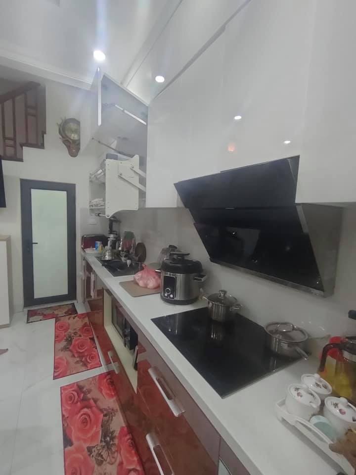Bán nhà đẹp ngõ 68 Cầu Giấy, ngõ 3 gác tránh, tặng 100% nội thất xịn, 30m2x5t, 3,4 tỷ