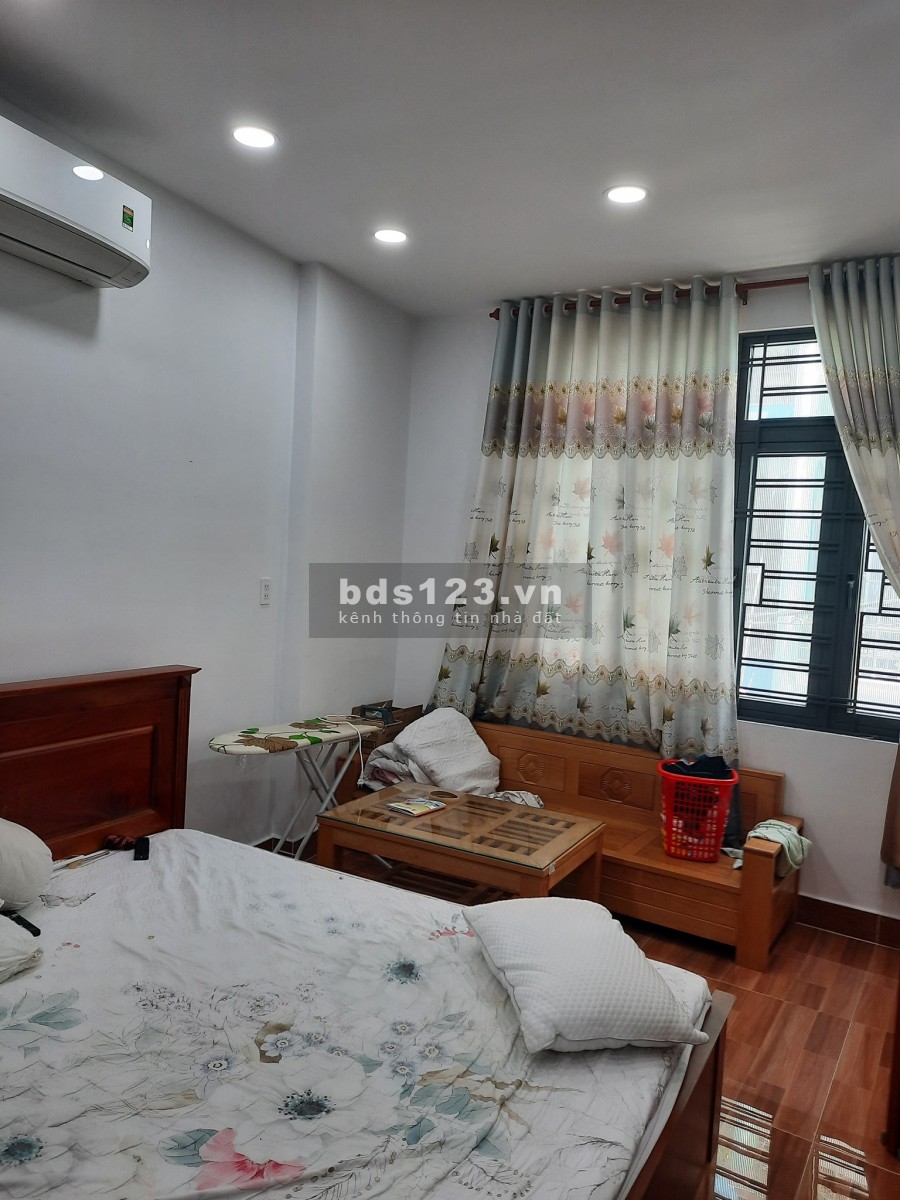 Bán mặt tiền hiếm khu Hoàng Việt Phường 4 Tân Bình 7.85 tỷ
