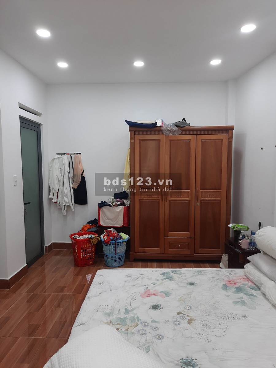 Bán mặt tiền hiếm khu Hoàng Việt Phường 4 Tân Bình 7.85 tỷ