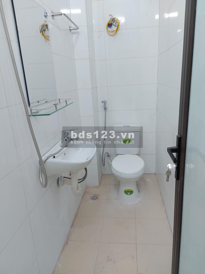 Bán nhà Trương Định, kinh doanh 5m ra phố giá nhỉnh 2 tỷ, liên hệ chính chủ