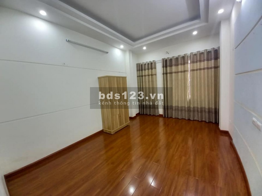 Bán nhà Cầu Giấy,Ngõ thông nhà lộc, 35m x 5 tầng giá chỉ 3.99 tỷ, thương lượng nhẹ.