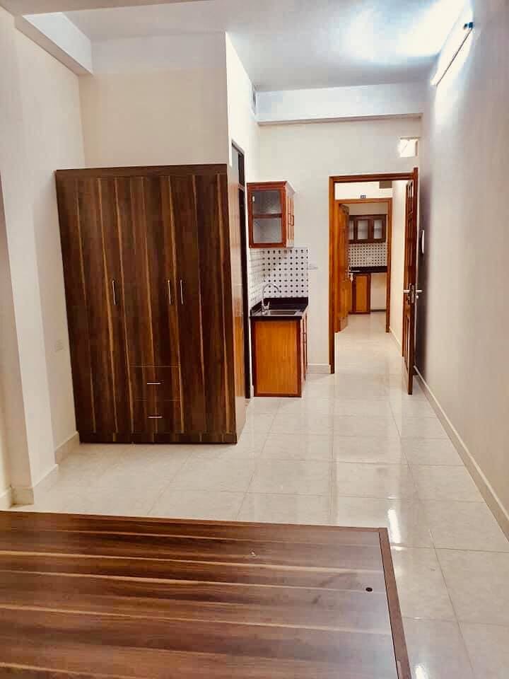 Siêu phẩm Vương Thừa Vũ nhà đẹp 8 tầng thang máy ô tô vào nhà dòng tiền 80 triệu/tháng