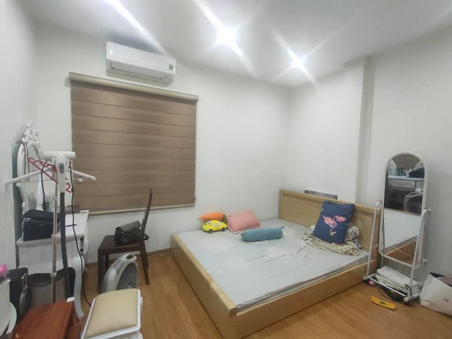 Bán nhà đẹp ngõ 68 Cầu Giấy, ngõ 3 gác tránh, tặng 100% nội thất xịn, 30m2x5t, 3,4 tỷ