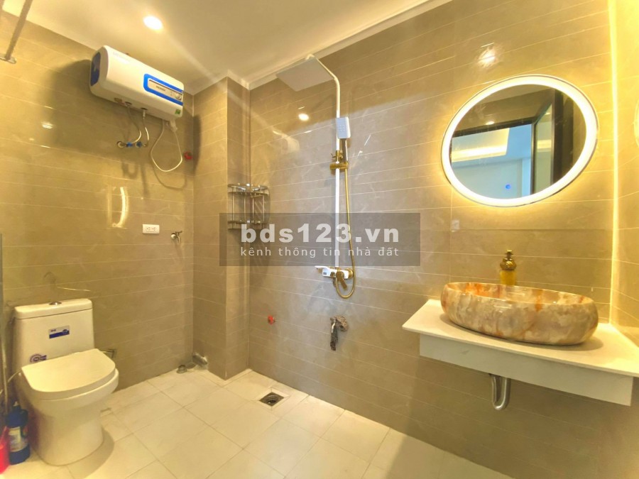 Chủ bán nhà hàng hiếm ô tô đỗ cửa Nguyễn Ngọc Vũ, Trung Hòa 4 tầng 4.3 tỷ.
