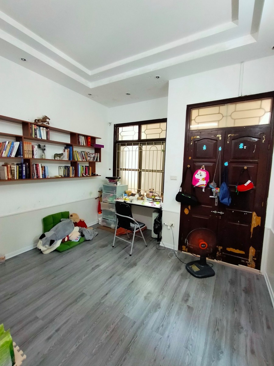 Bán gấp nhà chính chủ phố Minh Khai, dt 44m2, 3 phòng ngủ, gần phố nhỉnh 3 tỷ