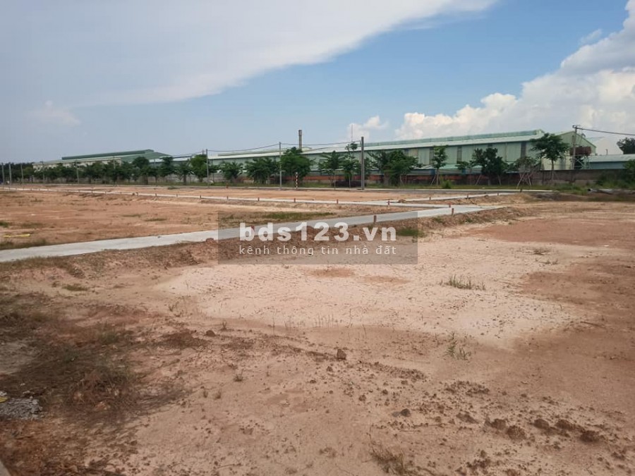 Bán đất 2 mặt tiền Quốc Lộ 13 và DH516 giấy tờ pháp lí…