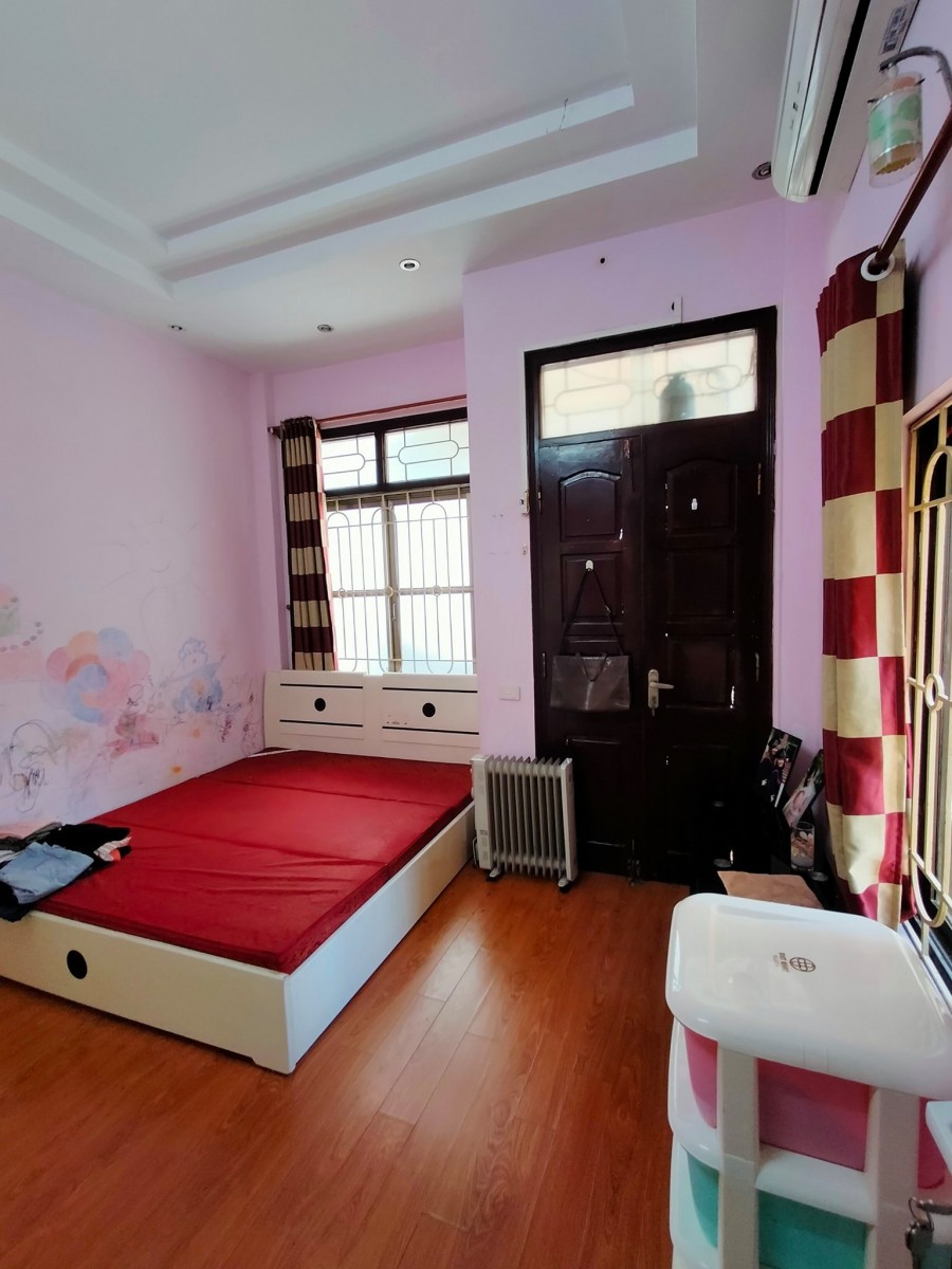 Bán gấp nhà chính chủ phố Minh Khai, dt 44m2, 3 phòng ngủ, gần phố nhỉnh 3 tỷ