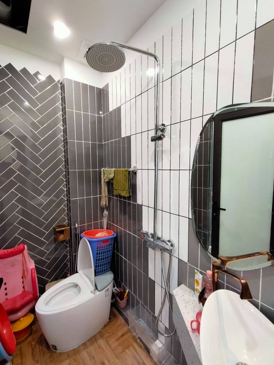Bán Nhà Ngã Tư Sở Nhà Đẹp Diện Tích Rộng 45m2, giá bán hạt rẻ 4.35 tỷ, chính chủ