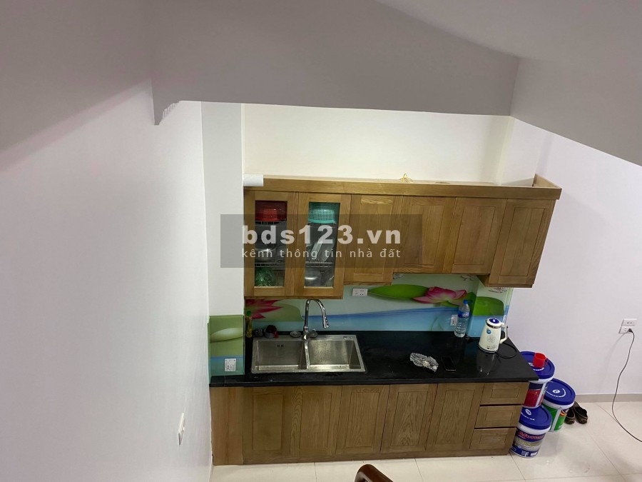 Chủ cần tiền bán gấp nhà phố Quan Hoa, dt 40m2, 5 tầng đúc, mt 4.5m, sổ chính chủ