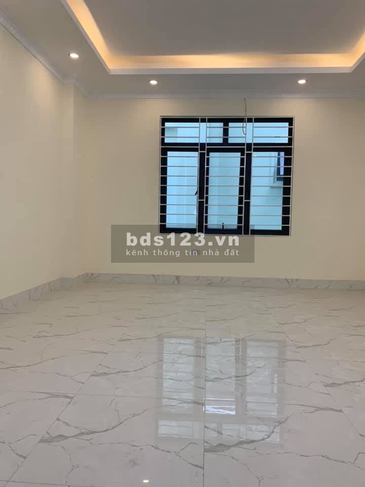 Nhà riêng, mới xây phố Tây Trà, 30m2 x 5T, 5m ra mặt phố, chỉ 3 tỷ.