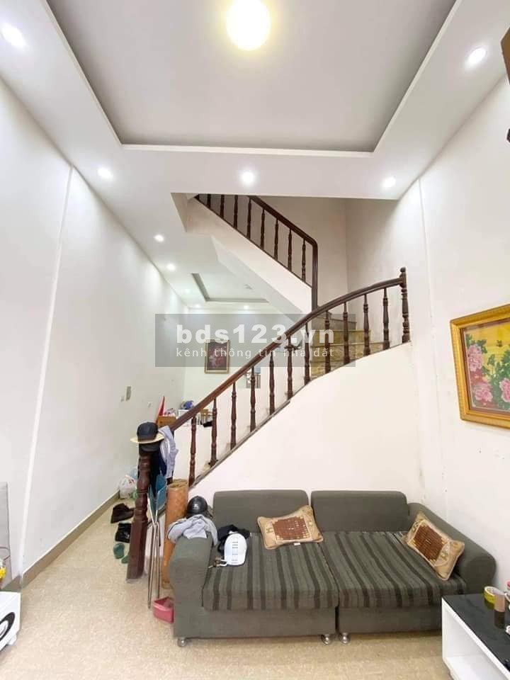 Bán nhà Hồng Mai, ngõ thông oto 7 chỗ qua cổng, sân rộng, 36m 4 tầng chỉ 3,5 tỷ
