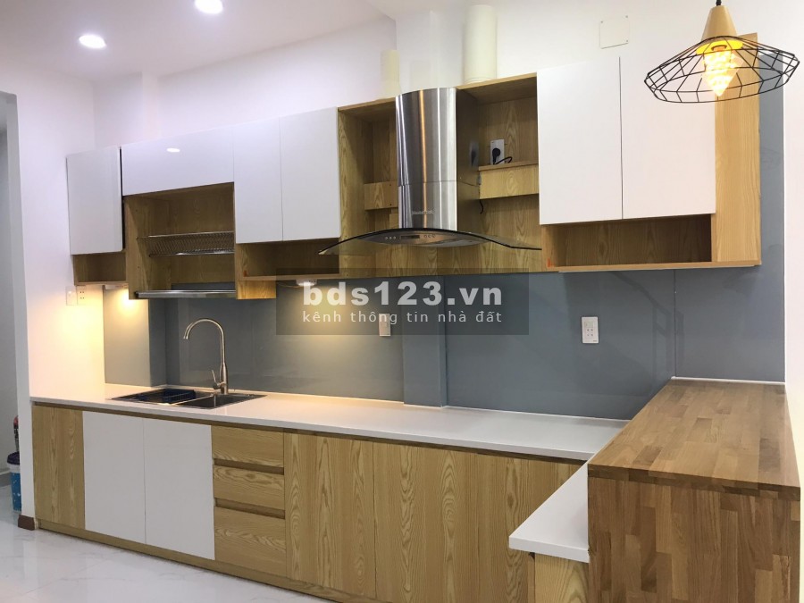Bán nhà Lê Quang Định, phường 7 dt 60m2, 2 tầng lô góc giá nhỉnh hơn 5 tỷ