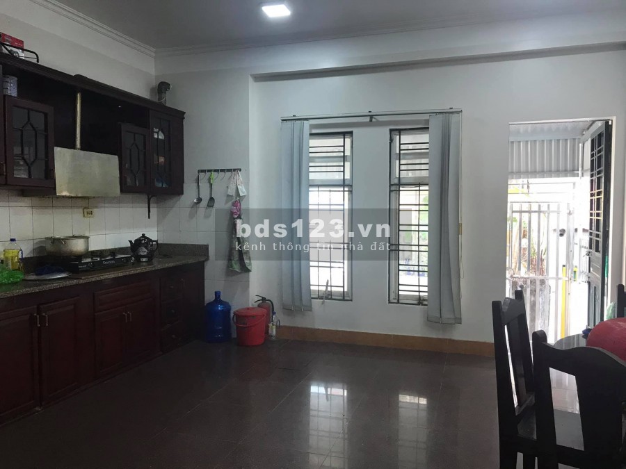 Bán nhà 4 tầng mặt phố Vũ Văn Dũng, TP HD, dt 100m2, mt 5m, 4 ngủ, sân cổng, giá 4 tỷ 799 tr