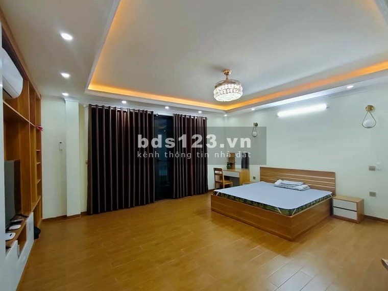 Cần bán gấp trong 3 ngày nhà hồ Bồ Đề thoáng sạch, dt 83m2, mt 4m, giá nhỉnh 6 tỷ