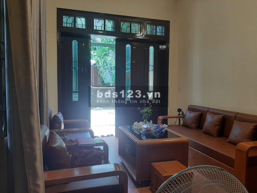 Lạc Long Quân nhà rộng 61m2, 5 tầng, ngõ ôtô tránh. Kinh doanh. An ninh tốt. Giá 8.3 tỷ.