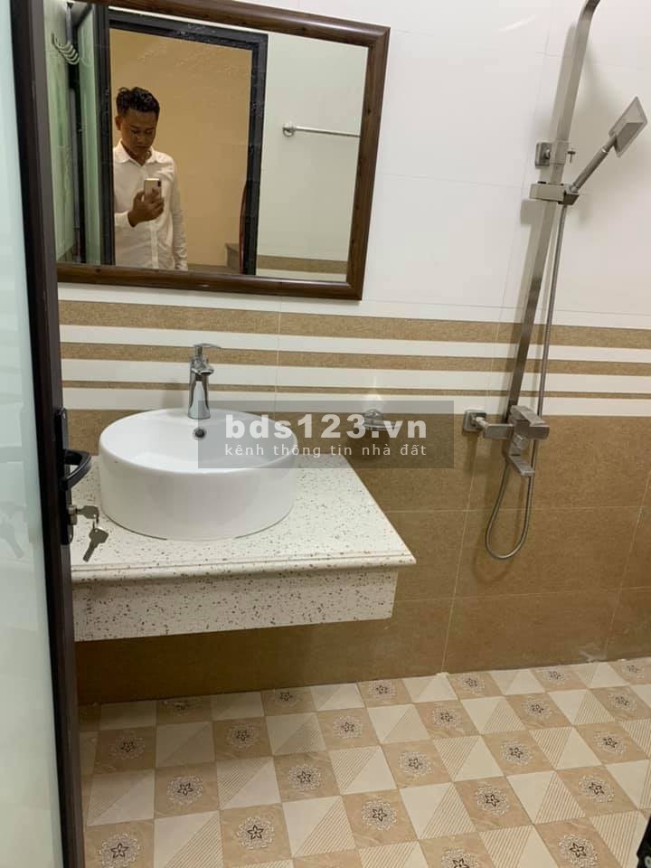 Nhà riêng, mới xây phố Tây Trà, 30m2 x 5T, 5m ra mặt phố, chỉ 3 tỷ.