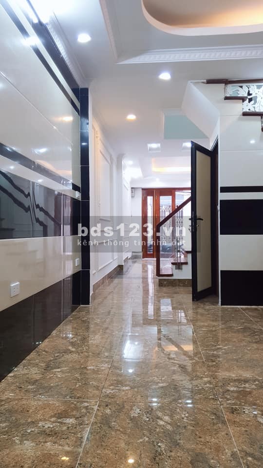 Bán nhà Dịch Vọng mới đẹp, lô góc, phân lô, thoáng trước sau, dt 53m2x5T, giá 6.2 tỷ