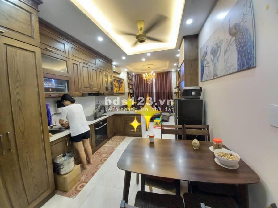 Nhà 6T thang máy, oto đỗ cửa, ngõ 66 Nguyễn Hoàng, full nội thất, dt 33m2 giá bán 6,1 tỷ LH 0392969999