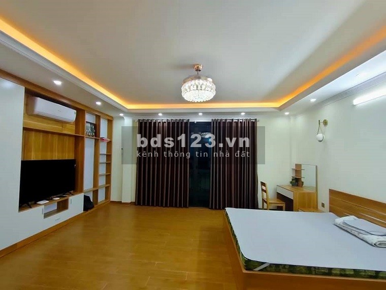 Cần bán gấp trong 3 ngày nhà hồ Bồ Đề thoáng sạch, dt 83m2, mt 4m, giá nhỉnh 6 tỷ