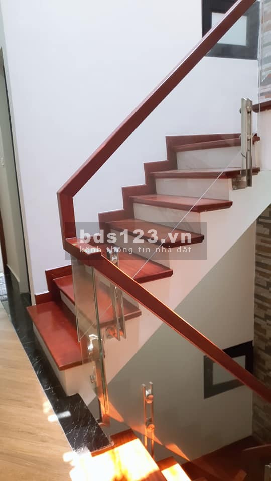 Bán nhà Dịch Vọng mới đẹp, lô góc, phân lô, thoáng trước sau, dt 53m2x5T, giá 6.2 tỷ