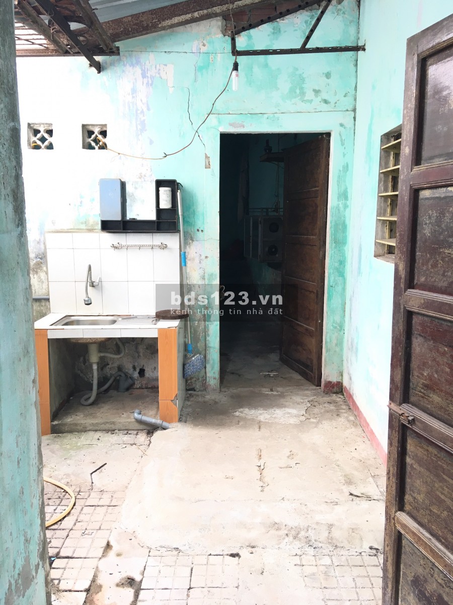 Đất trung tâm kiệt ô tô Phan Chu Trinh tặng nhà cấp 4 gần cầu Bến Ngự