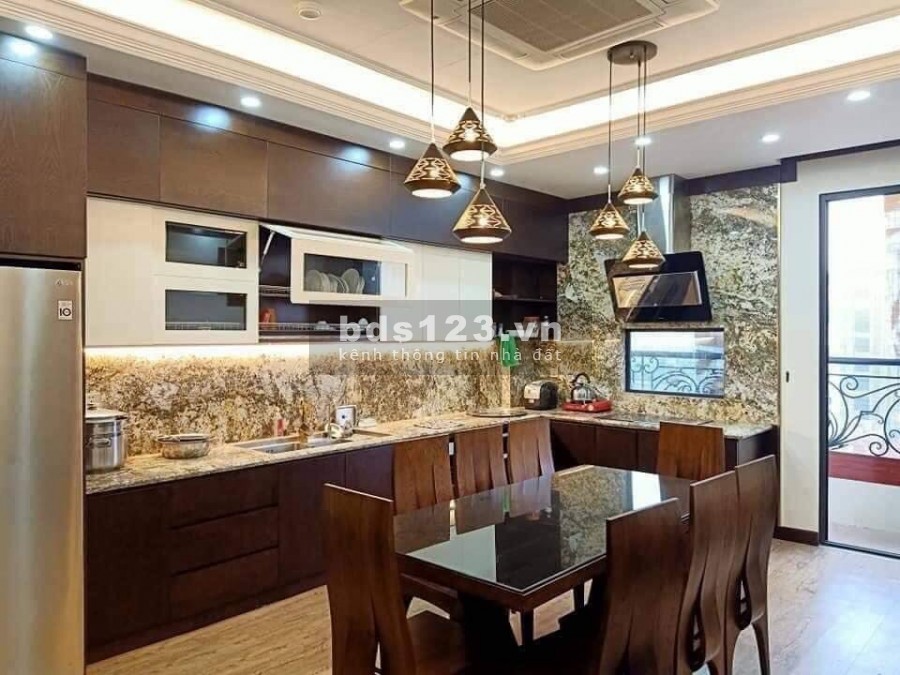 Bán nhà phố Vương Thừa Vũ, ngõ thông ôtô, kinh doanh 50m2 giá nhỉnh 6 tỷ