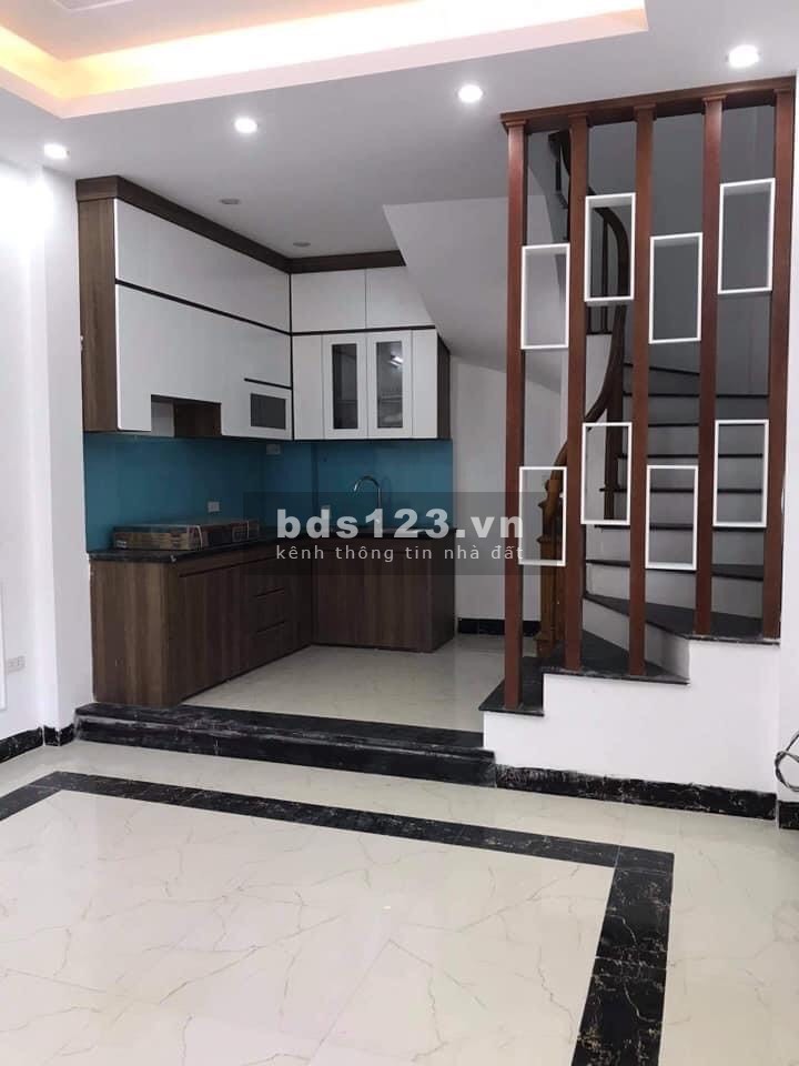Bán nhà phân lô sát phố sổ đỏ chính chủ. diện tích 30m2, giá 3 tỷ, lh 0962157266